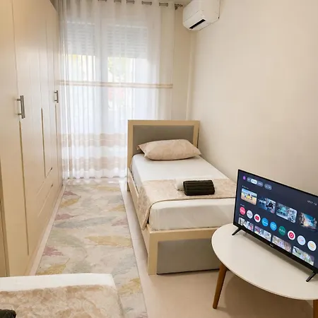 Апартаменты Sea & Escape - 2 Bedroom With Lift By The