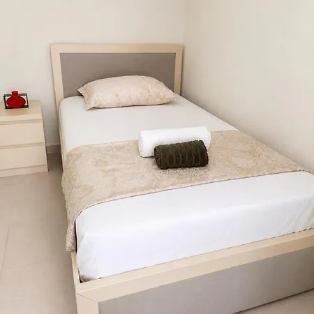 Sea & Escape - 2 Bedroom With Lift By The *
